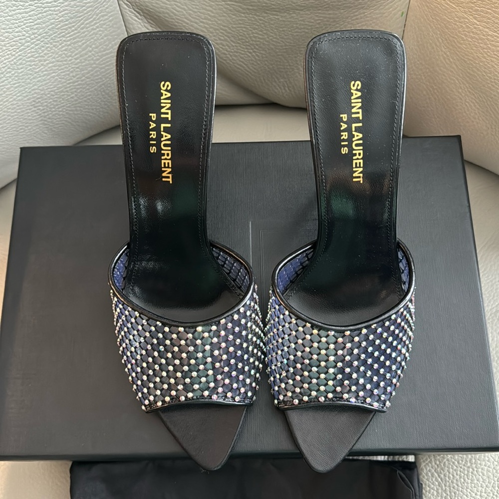 Saint Lauren 702682 AAALK size 39.